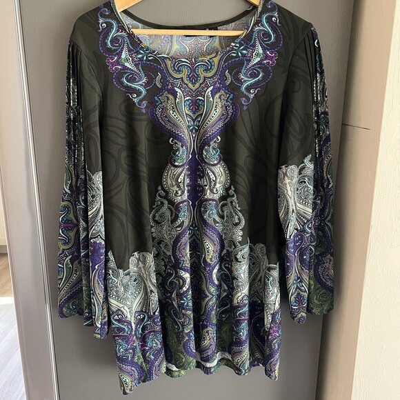 Effortless Style by Citiknits Women’s Top Green Long Sleeve Bell V-Neck Large - Picture 1 of 11